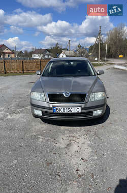 Ліфтбек Skoda Octavia 2006 в Рівному