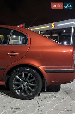 Лифтбек Skoda Octavia 2001 в 