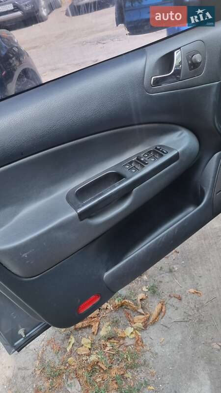 Лифтбек Skoda Octavia 2004 в Днепре