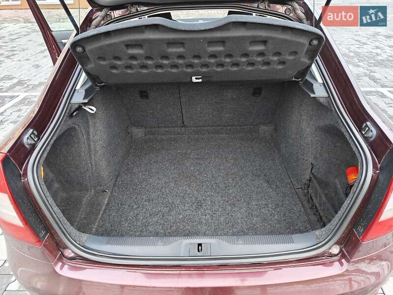 Лифтбек Skoda Octavia 2012 в Корсуне-Шевченковском фото 13 Лифтбек Skoda Octavia 2012 в Корсуне-Шевченковском