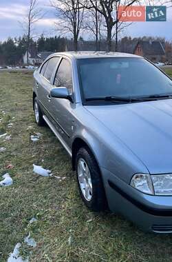 Ліфтбек Skoda Octavia 2004 в 