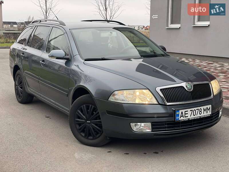 Універсал Skoda Octavia 2004 в Дніпрі