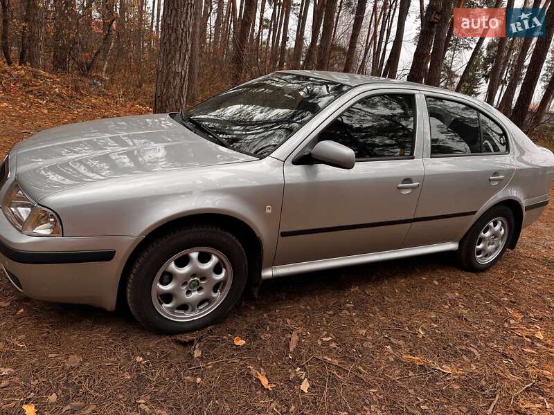 Лифтбек Skoda Octavia 2007 в Тростянце