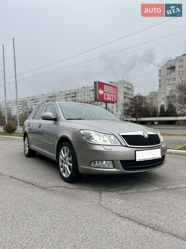 Универсал Skoda Octavia 2011 в 