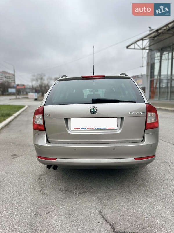 Універсал Skoda Octavia 2011 в Запоріжжі