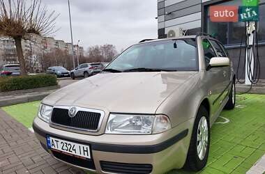 Універсал Skoda Octavia 2004 в Черкасах