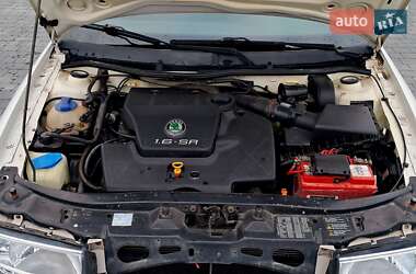 Лифтбек Skoda Octavia 2003 в 