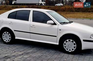 Лифтбек Skoda Octavia 2003 в 
