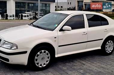 Лифтбек Skoda Octavia 2003 в 