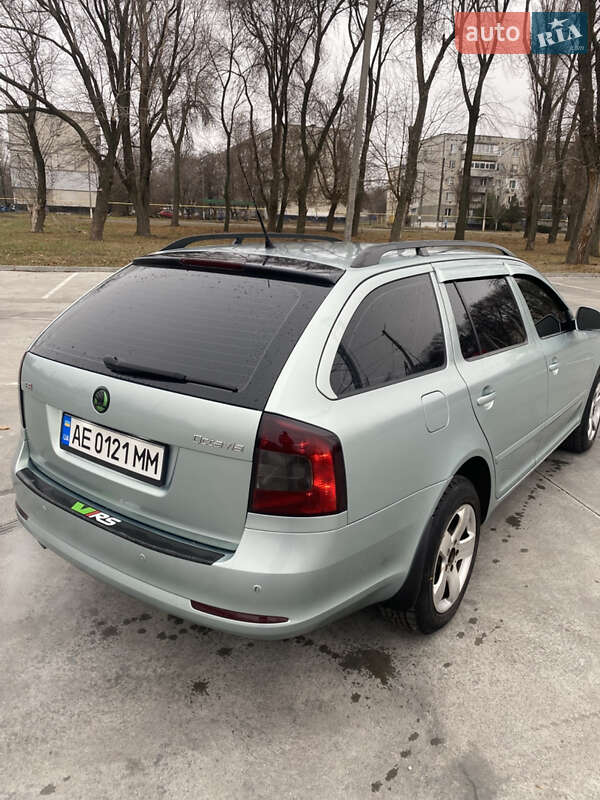 Універсал Skoda Octavia 2010 в Дніпрі