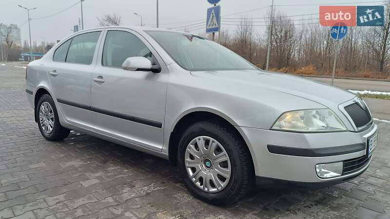 Лифтбек Skoda Octavia 2005 в 