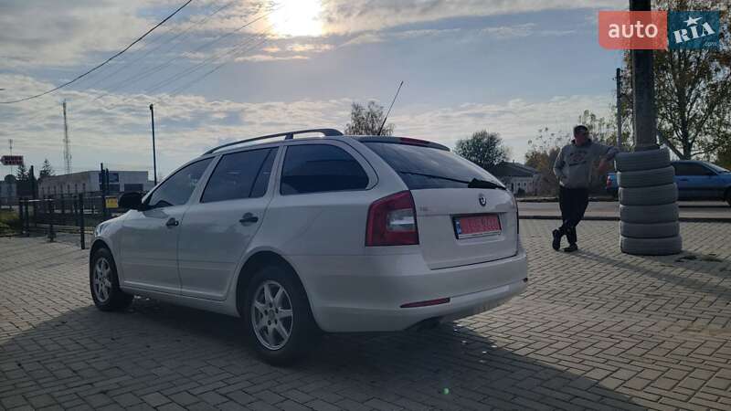 Універсал Skoda Octavia 2009 в Сарнах