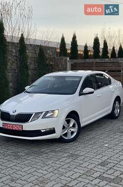 Ліфтбек Skoda Octavia 2019 в Стрию