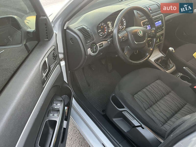 Универсал Skoda Octavia 2009 в Ямполе