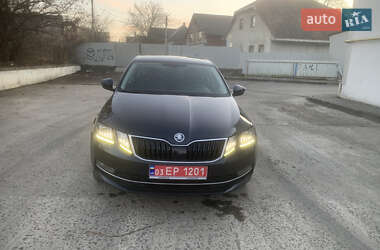 Лифтбек Skoda Octavia 2019 в Сваляве