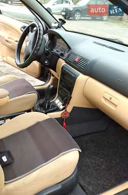 Лифтбек Skoda Octavia 2002 в 