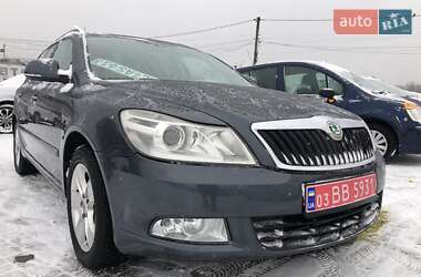 Універсал Skoda Octavia 2010 в Чернівцях