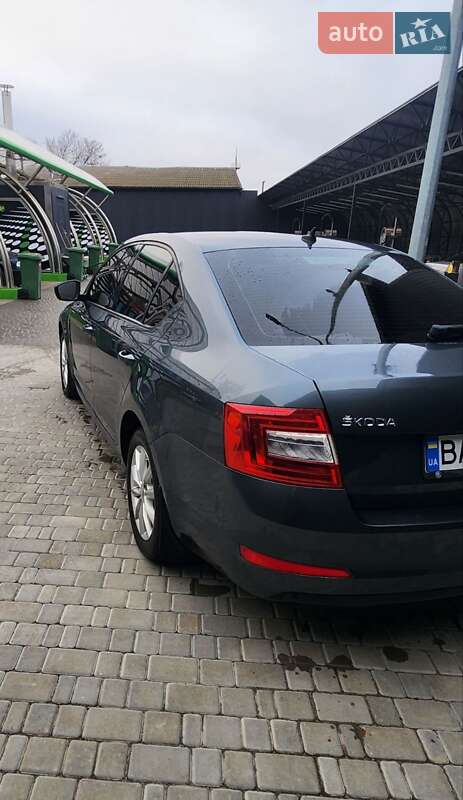 Лифтбек Skoda Octavia 2015 в Кропивницком