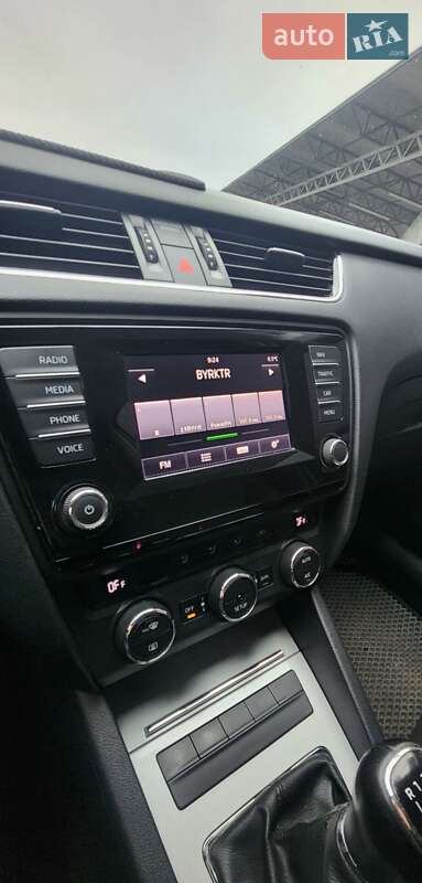 Лифтбек Skoda Octavia 2015 в Кропивницком
