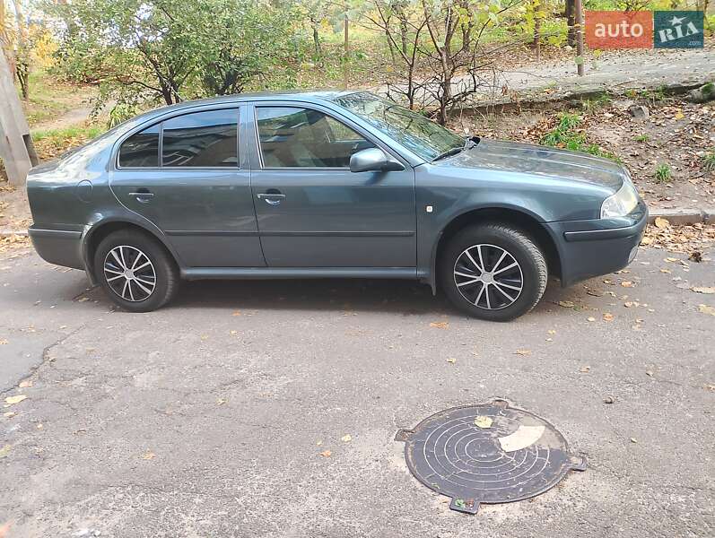 Лифтбек Skoda Octavia 2005 в Иванкове