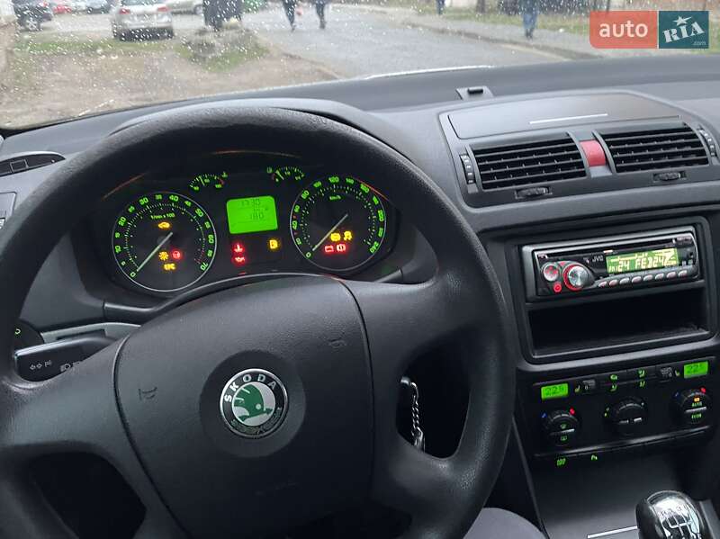 Лифтбек Skoda Octavia 2006 в 