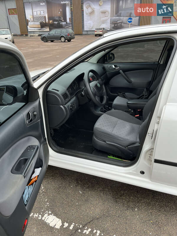 Лифтбек Skoda Octavia 2009 в Житомире