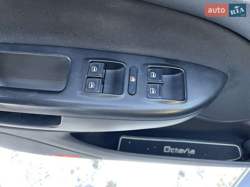 Ліфтбек Skoda Octavia 2010 в Чернівцях