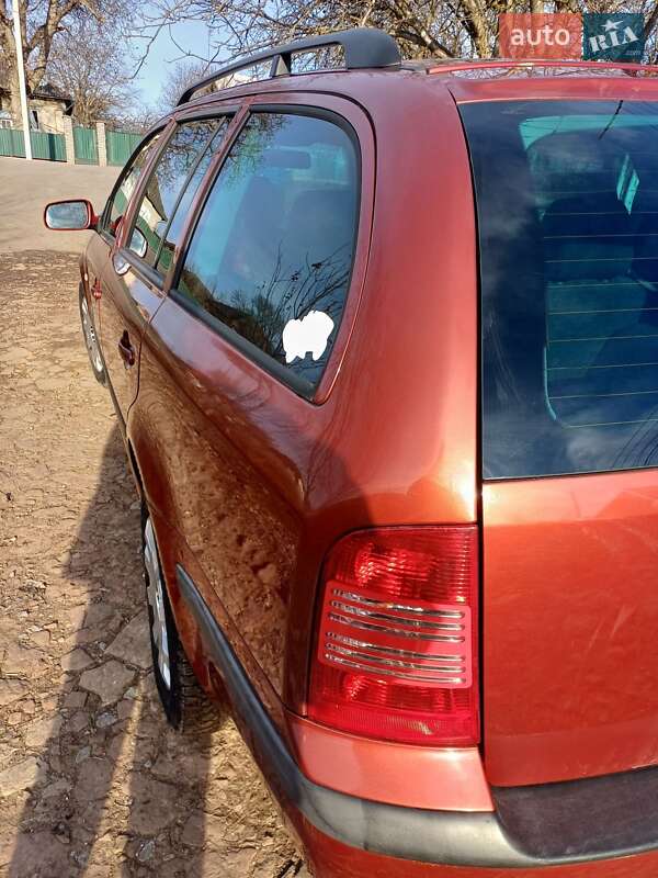 Универсал Skoda Octavia 2003 в Толстом