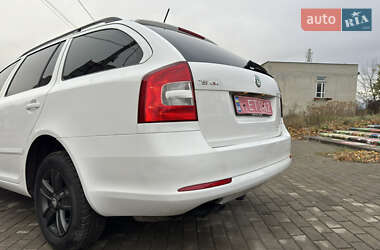 Універсал Skoda Octavia 2012 в Сумах