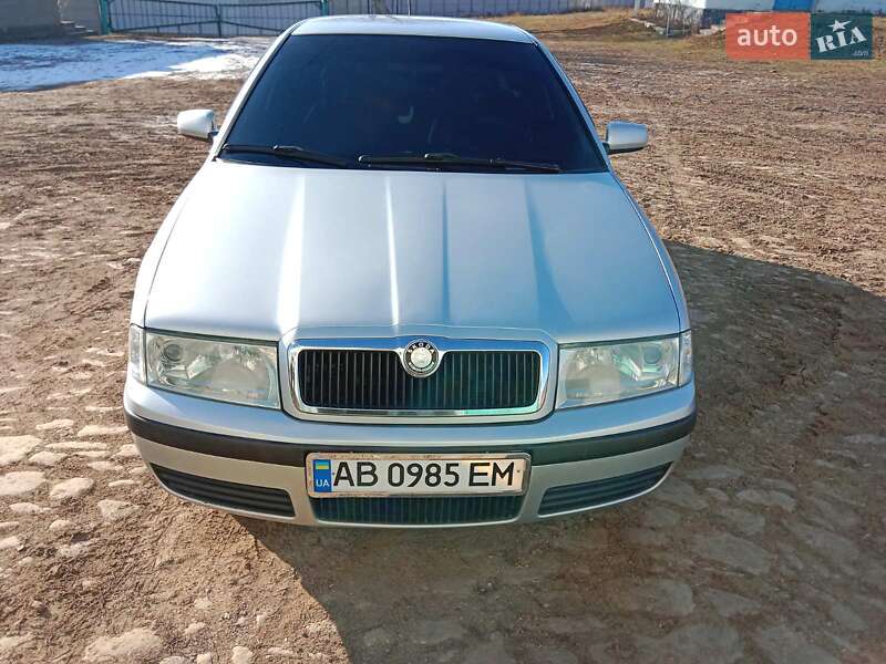 Лифтбек Skoda Octavia 2002 в 