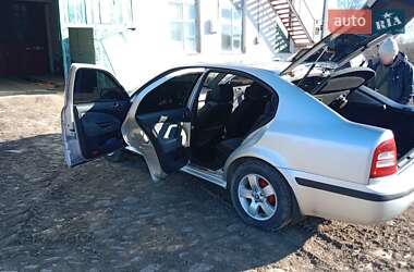 Лифтбек Skoda Octavia 2002 в 
