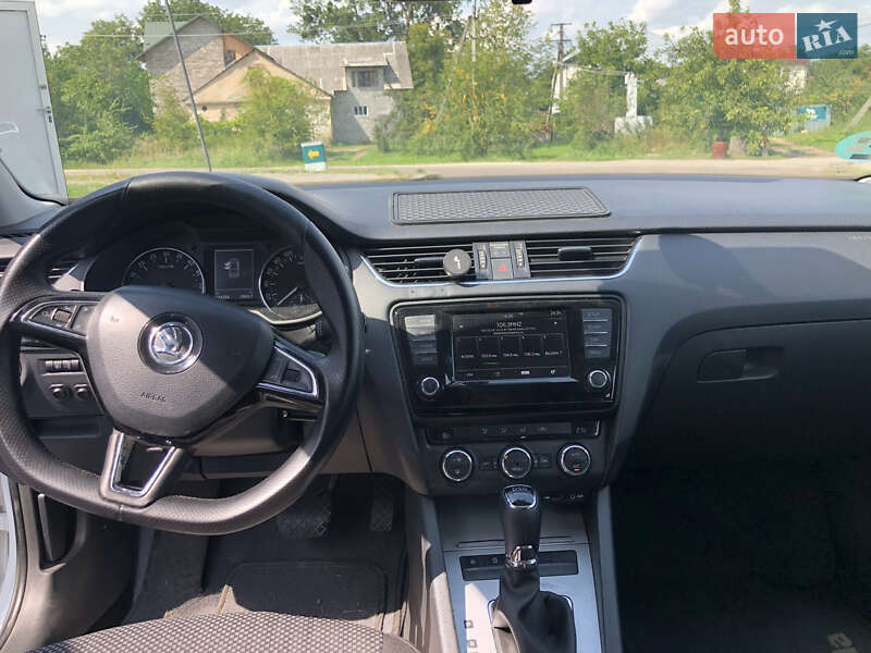 Ліфтбек Skoda Octavia 2016 в Хирові