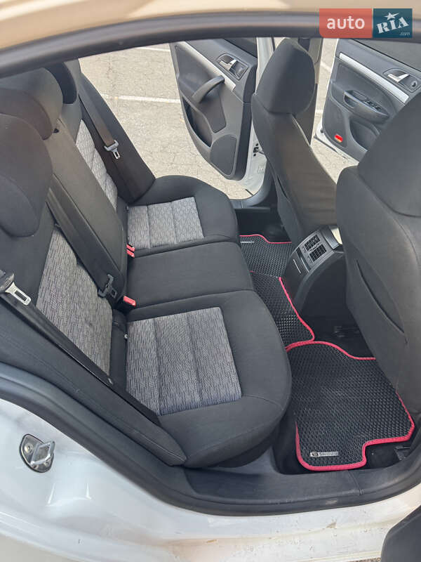 Ліфтбек Skoda Octavia 2009 в Києві фото 8 Ліфтбек Skoda Octavia 2009 в Києві