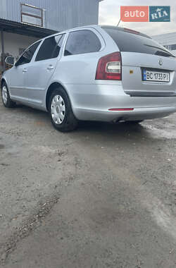 Універсал Skoda Octavia 2012 в Здолбуніві