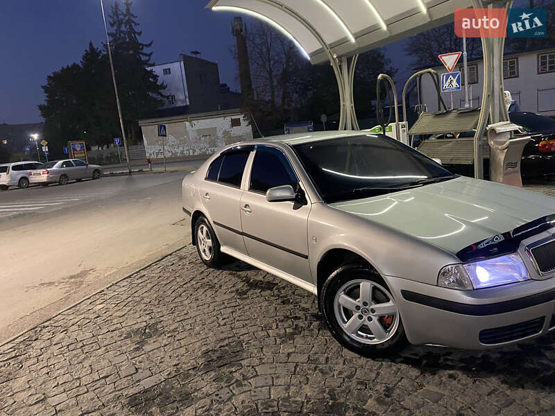Лифтбек Skoda Octavia 2005 в Чорткове