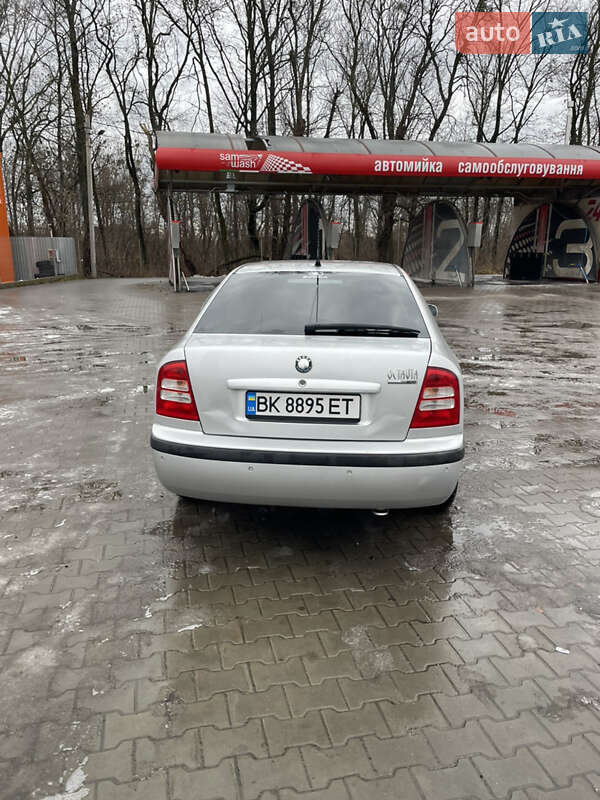 Лифтбек Skoda Octavia 2003 в Луцке