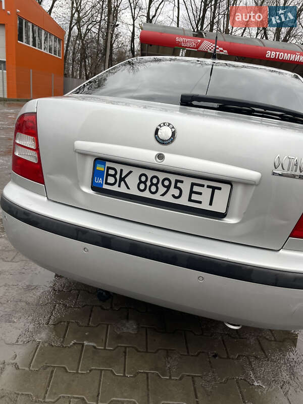 Лифтбек Skoda Octavia 2003 в Луцке