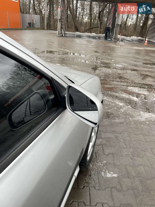 Лифтбек Skoda Octavia 2003 в Луцке