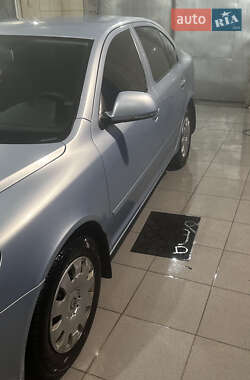 Лифтбек Skoda Octavia 2009 в 