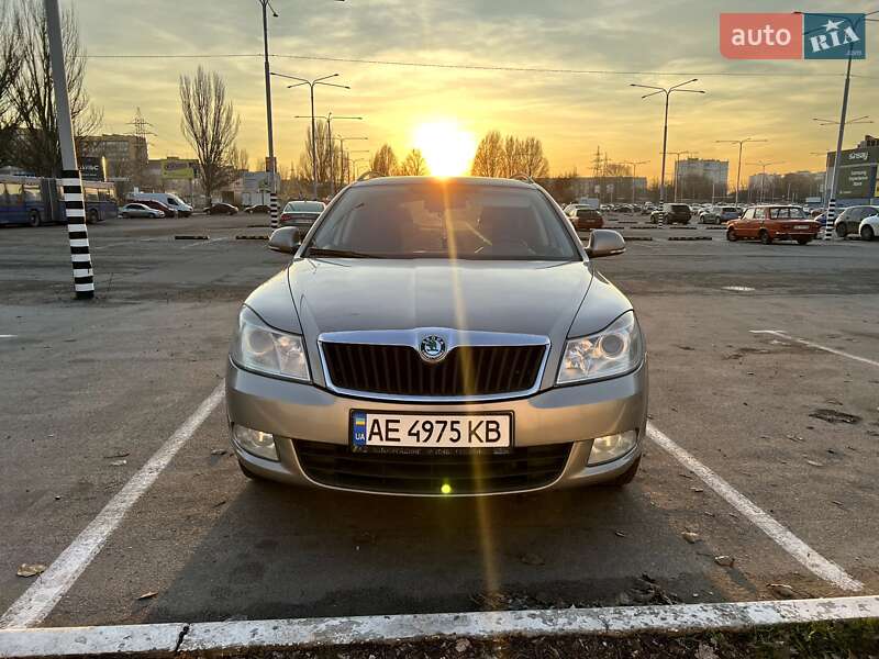 Універсал Skoda Octavia 2012 в Дніпрі