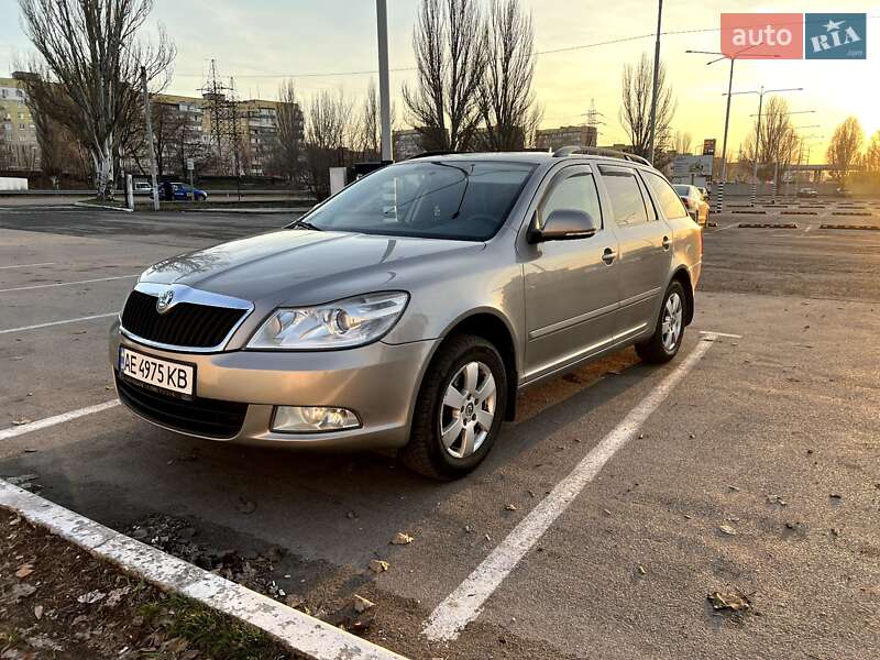 Універсал Skoda Octavia 2012 в Дніпрі