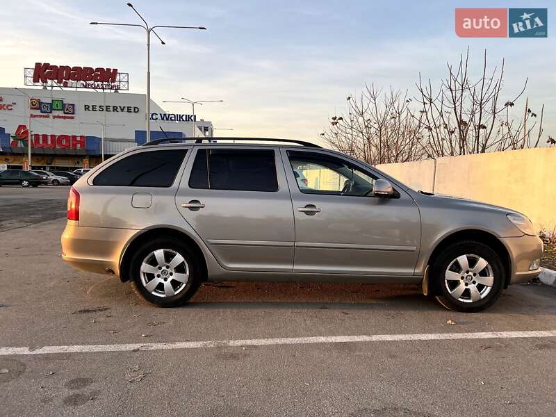 Універсал Skoda Octavia 2012 в Дніпрі
