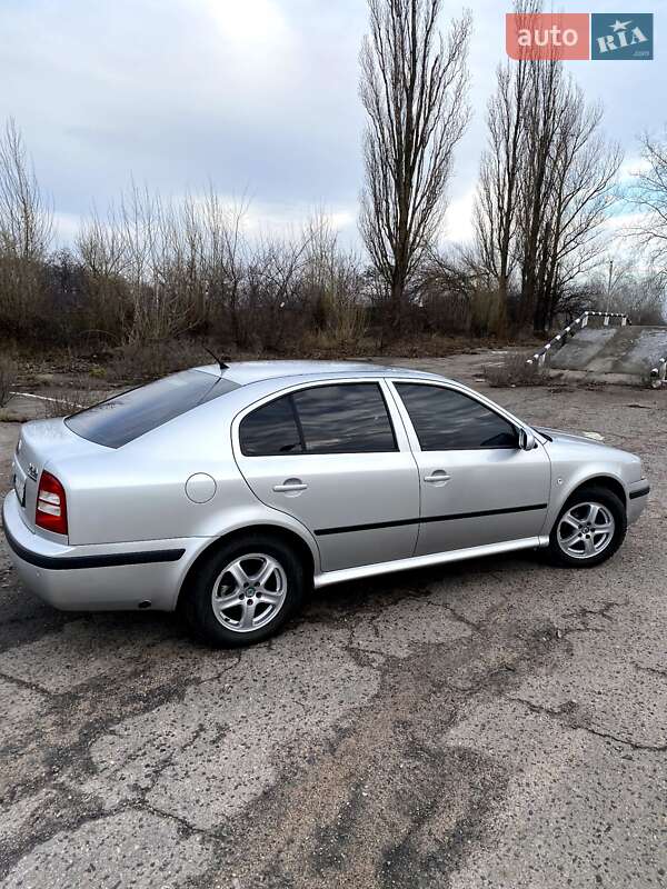 Ліфтбек Skoda Octavia 2005 в Нових Санжарах