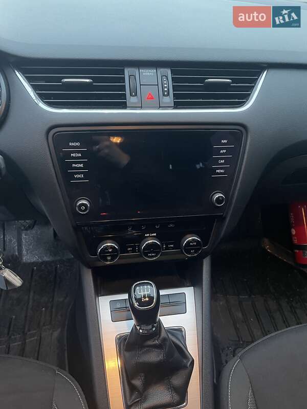 Универсал Skoda Octavia 2017 в Золочеве фото 16 Универсал Skoda Octavia 2017 в Золочеве