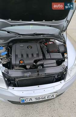 Лифтбек Skoda Octavia 2010 в 