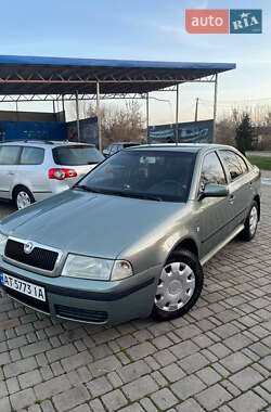Лифтбек Skoda Octavia 2002 в 