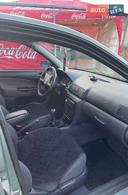 Лифтбек Skoda Octavia 2002 в 