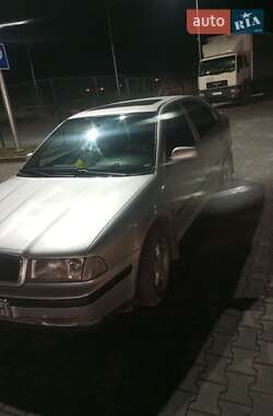 Ліфтбек Skoda Octavia 1998 в Луцьку