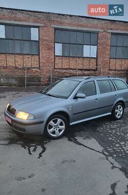 Универсал Skoda Octavia 2004 в Новоархангельске