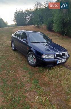 Ліфтбек Skoda Octavia 2000 в Запоріжжі